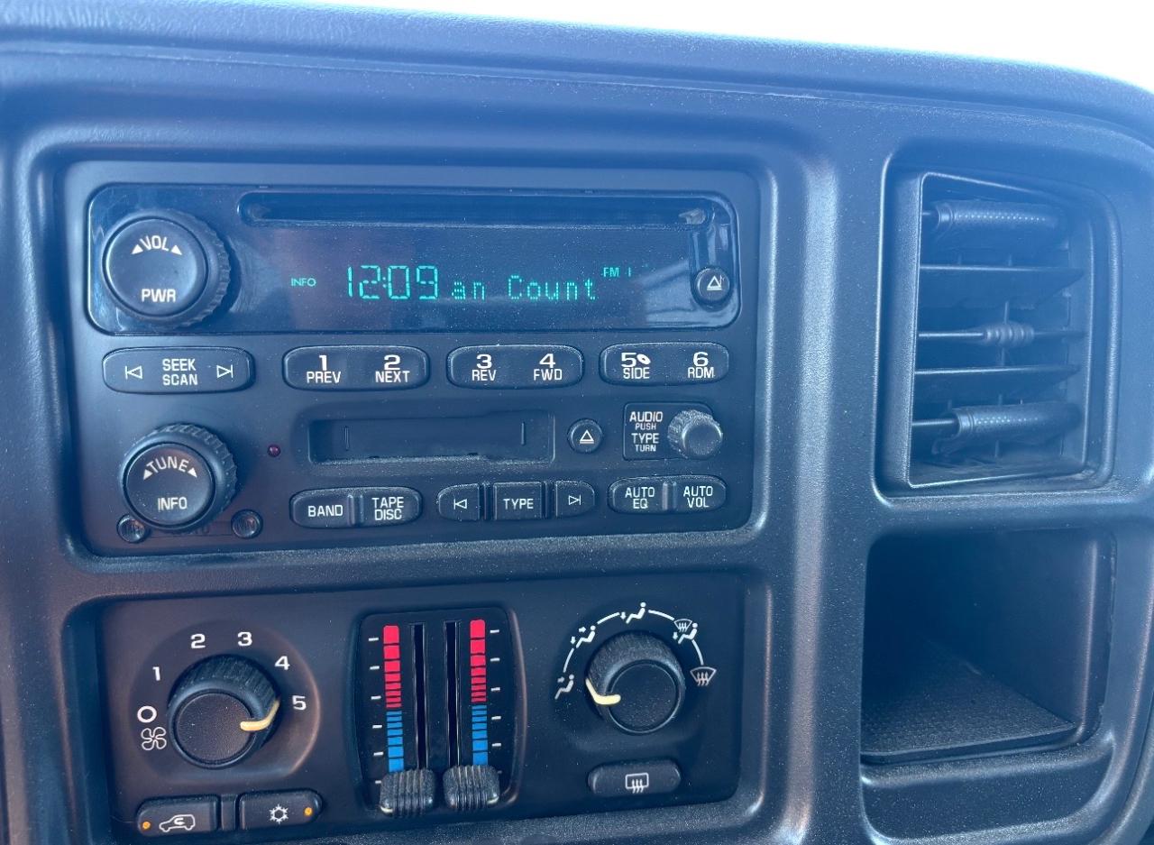 Chevrolet Silverado 3500 Crew Cab 167" WB 4WD SRW LS 2005