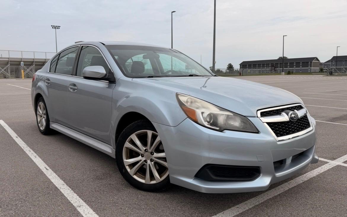 Subaru Legacy 4dr Sdn H4 Auto 2.5i Premium 2013
