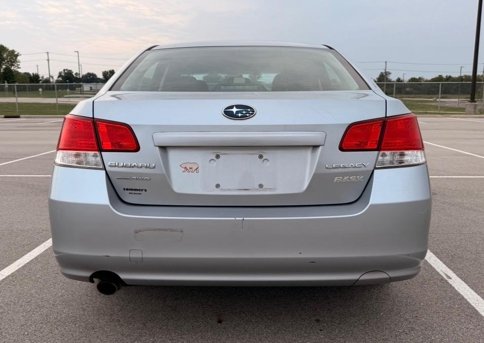 Subaru Legacy 4dr Sdn H4 Auto 2.5i Premium 2013
