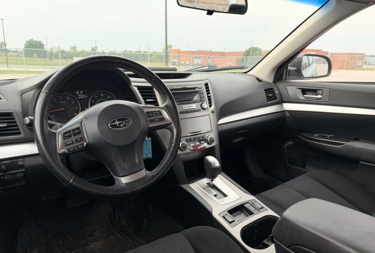 Subaru Legacy 4dr Sdn H4 Auto 2.5i Premium 2013
