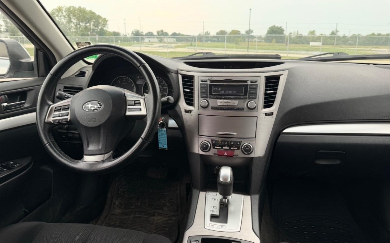 Subaru Legacy 4dr Sdn H4 Auto 2.5i Premium 2013