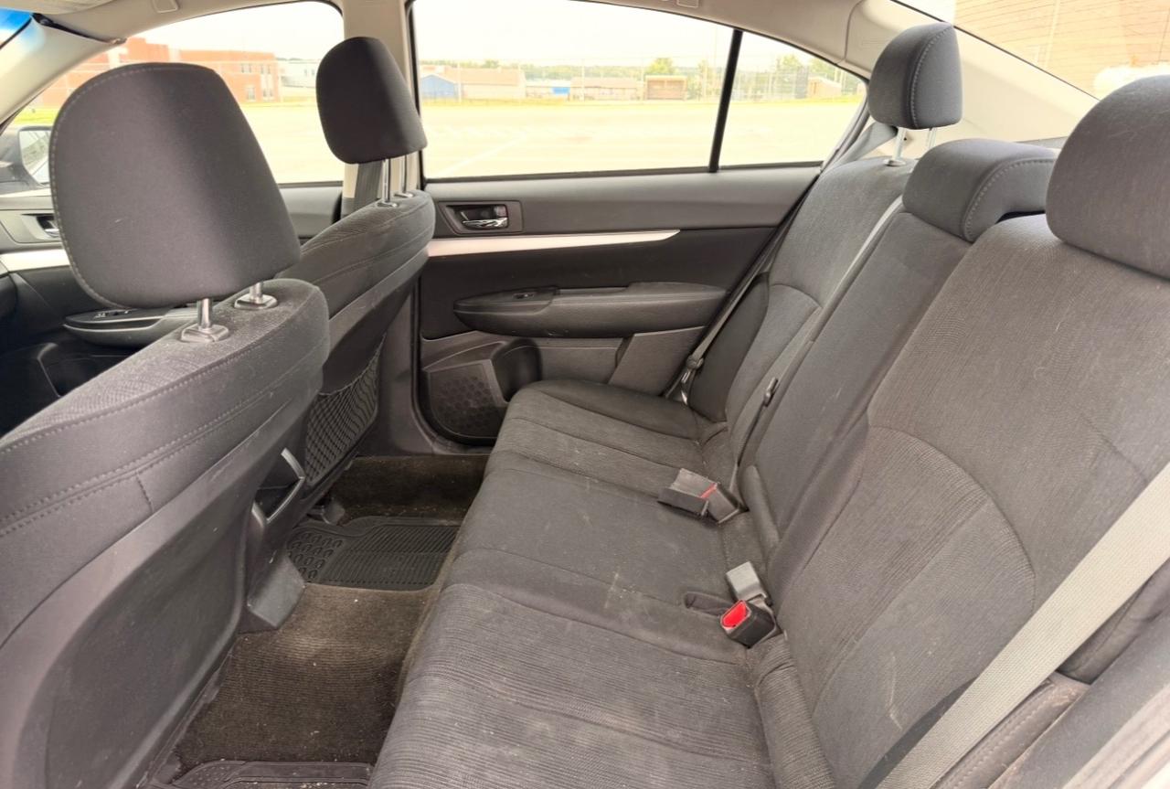 Subaru Legacy 4dr Sdn H4 Auto 2.5i Premium 2013