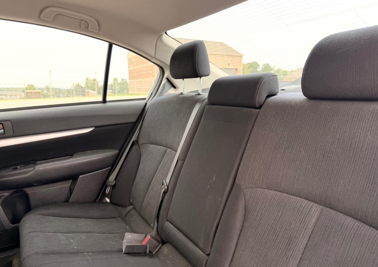 Subaru Legacy 4dr Sdn H4 Auto 2.5i Premium 2013