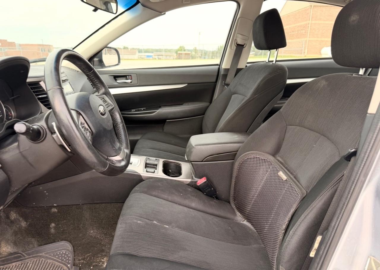 Subaru Legacy 4dr Sdn H4 Auto 2.5i Premium 2013