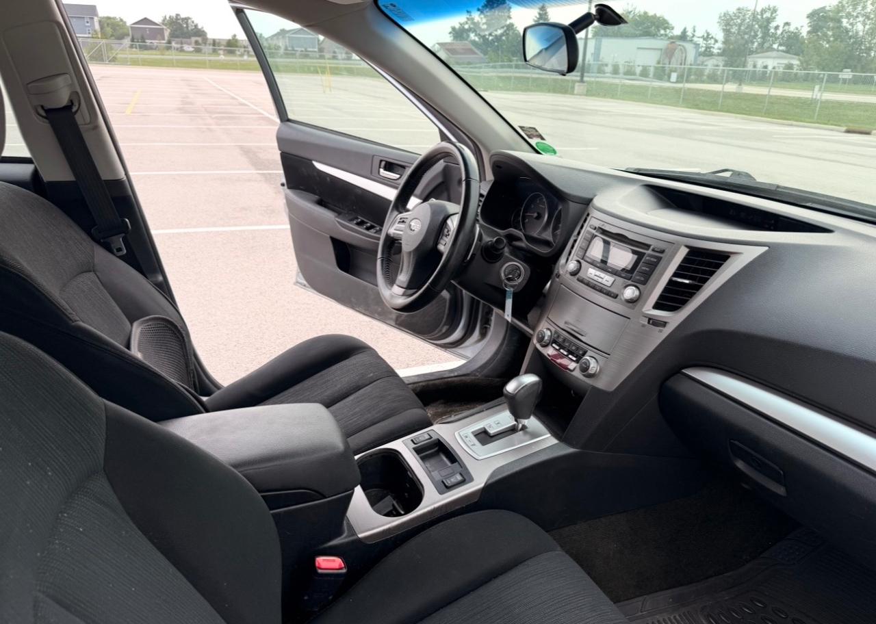 Subaru Legacy 4dr Sdn H4 Auto 2.5i Premium 2013