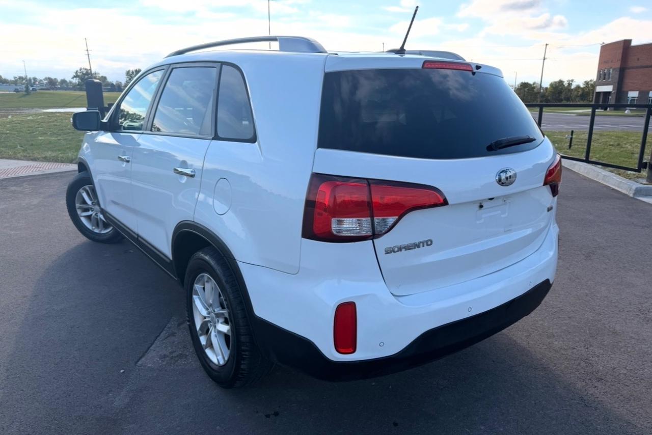 Kia Sorento 2WD 4dr I4 LX 2015
