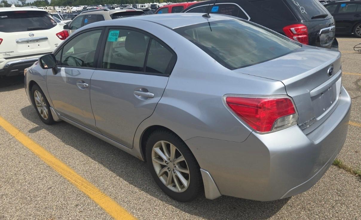 Subaru Impreza Sedan 4dr Auto 2.0i Premium 2014