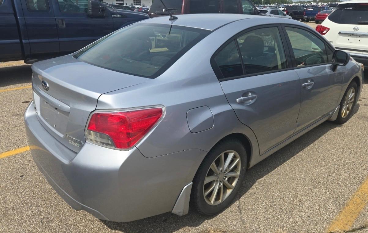 Subaru Impreza Sedan 4dr Auto 2.0i Premium 2014