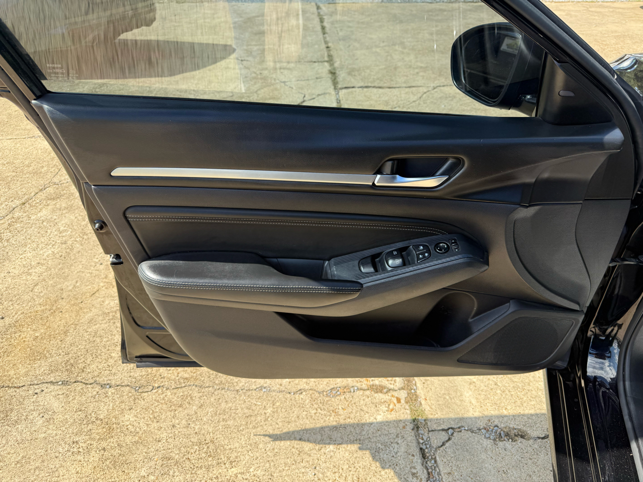 Nissan Altima 2.5 SV Sedan 2019 Nissan Altima 2.5 SV Sedan 2019