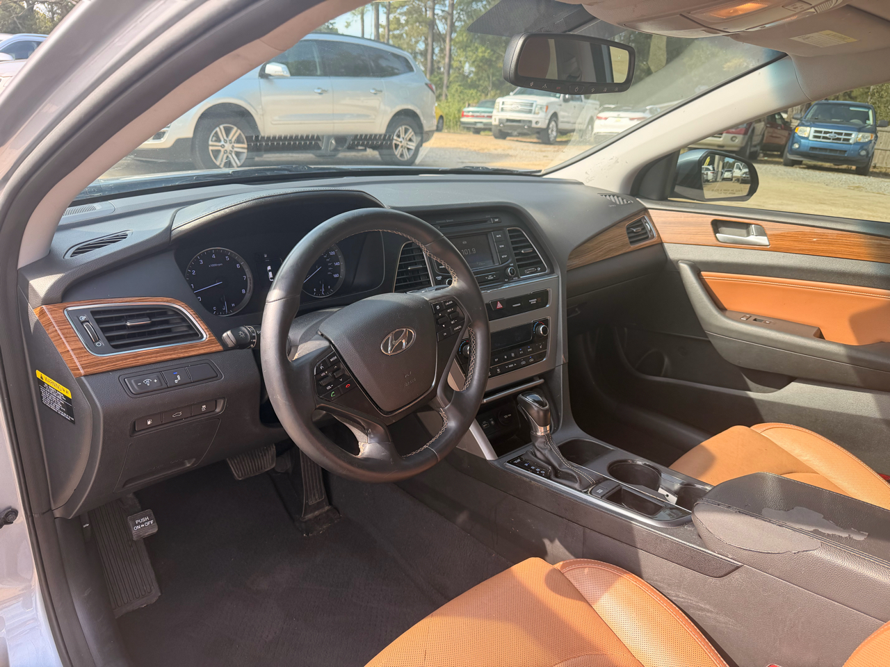 Hyundai Sonata 4dr Sdn 2.4L Limited w/Brown Seats 2015 Hyundai Sonata 4dr Sdn 2.4L Limited w/Brown Seats 2015