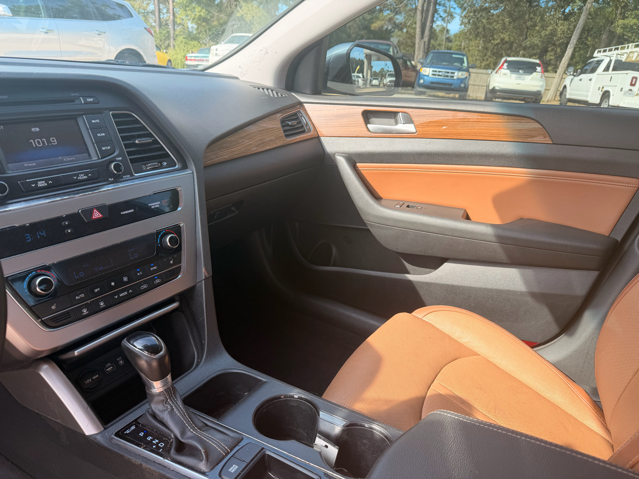 Hyundai Sonata 4dr Sdn 2.4L Limited w/Brown Seats 2015 Hyundai Sonata 4dr Sdn 2.4L Limited w/Brown Seats 2015