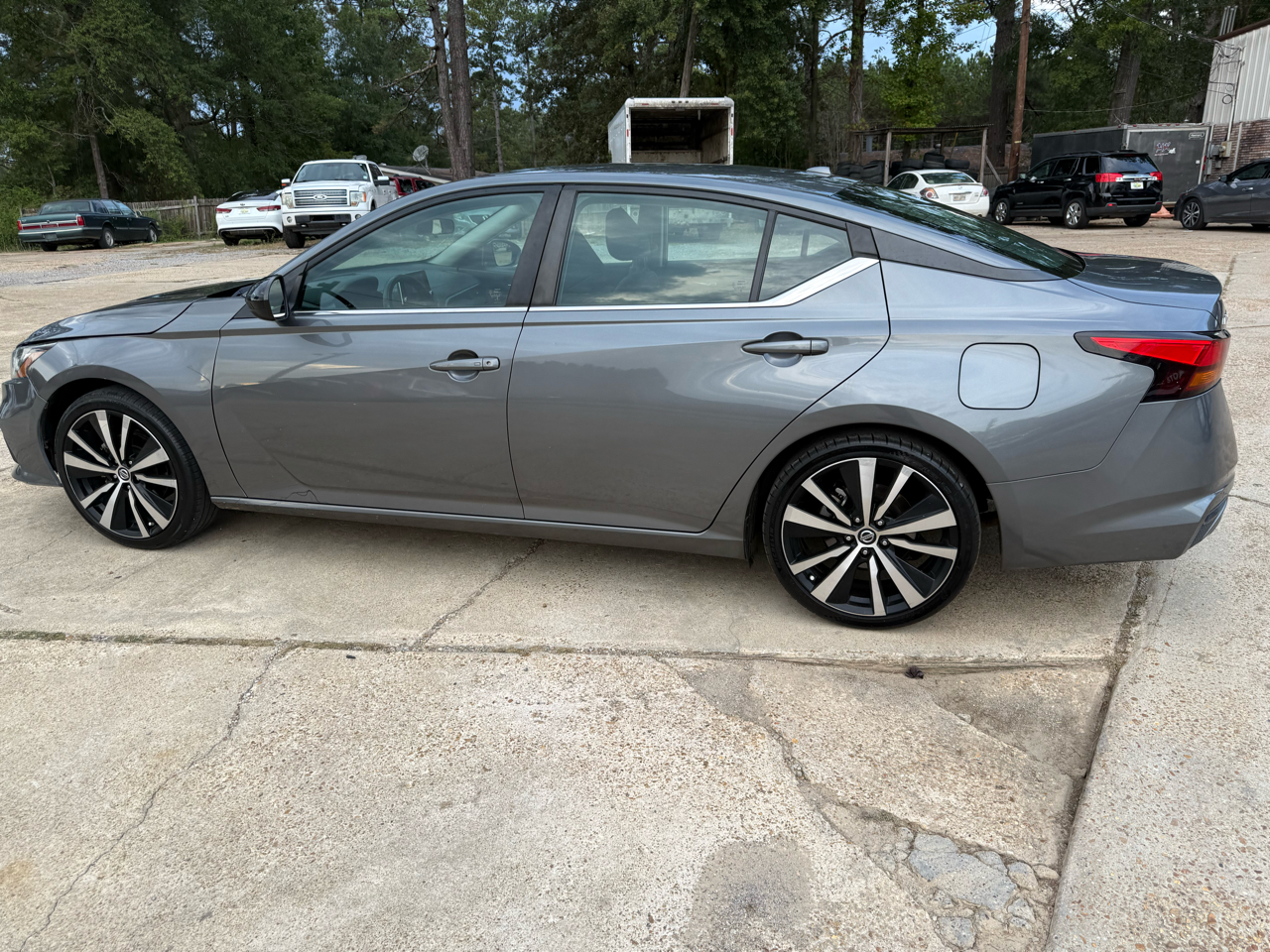 Nissan Altima 2.5 SR Sedan 2021 Nissan Altima 2.5 SR Sedan 2021