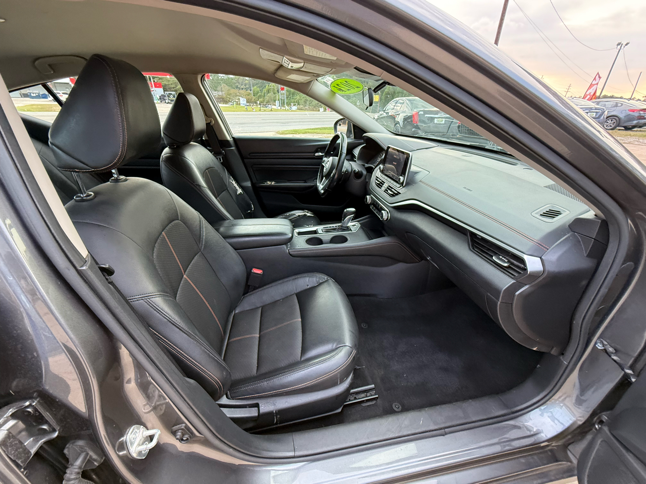 Nissan Altima 2.5 SR Sedan 2021 Nissan Altima 2.5 SR Sedan 2021