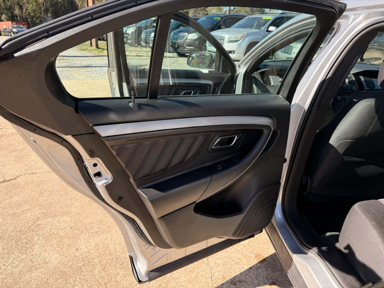 Ford Taurus 4dr Sdn SEL FWD 2014