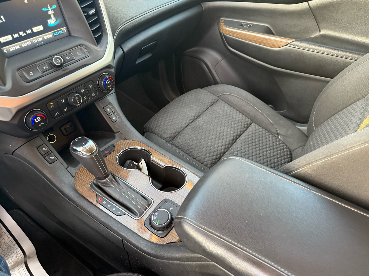 GMC Acadia FWD 4dr SLE w/SLE-2 2018