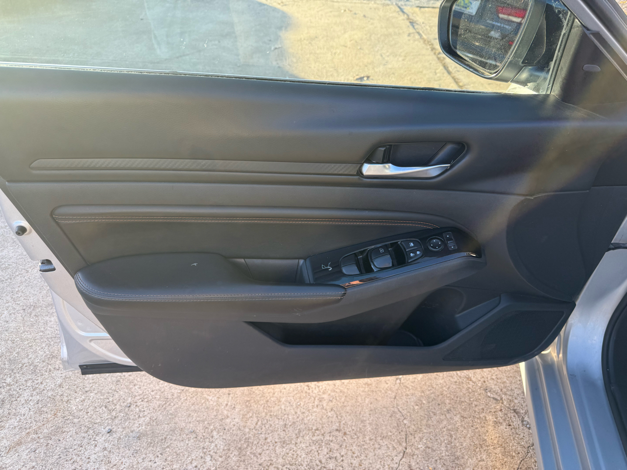 Nissan Altima 2.5 SR Sedan 2022