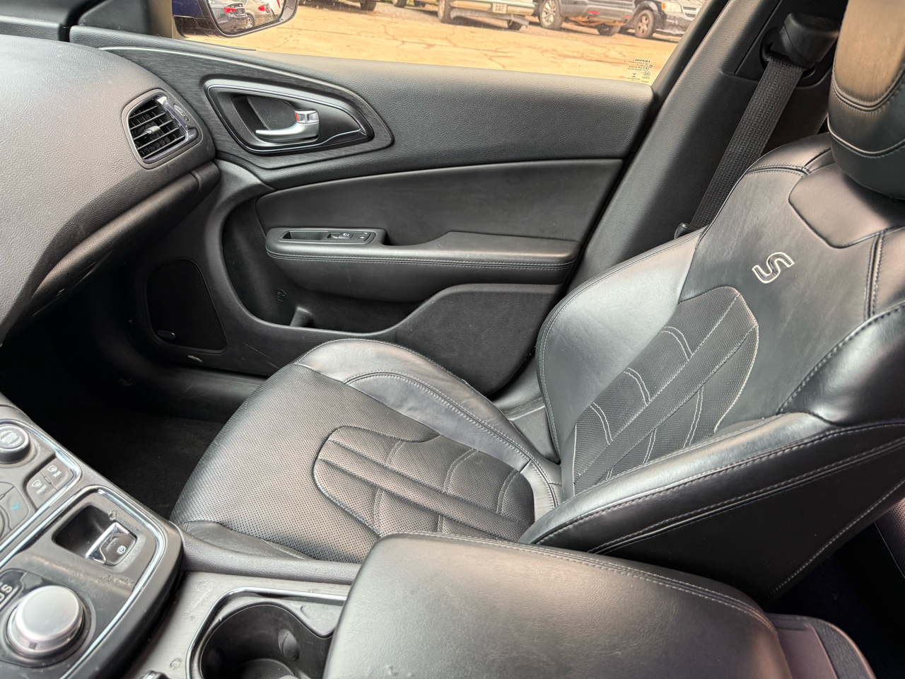 Chrysler 200 4dr Sdn S FWD 2016