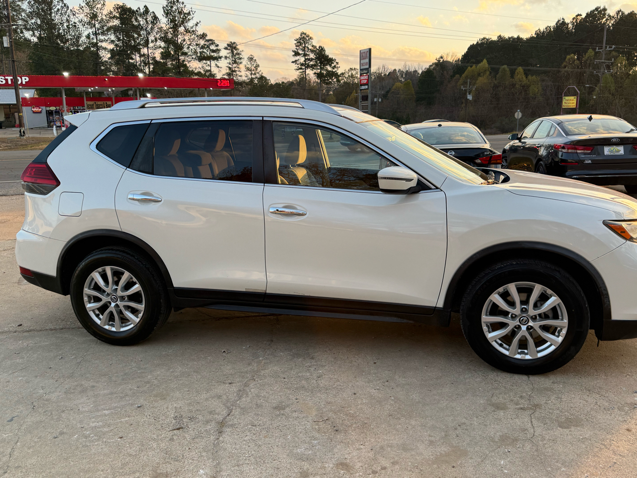 Nissan Rogue FWD SV 2017