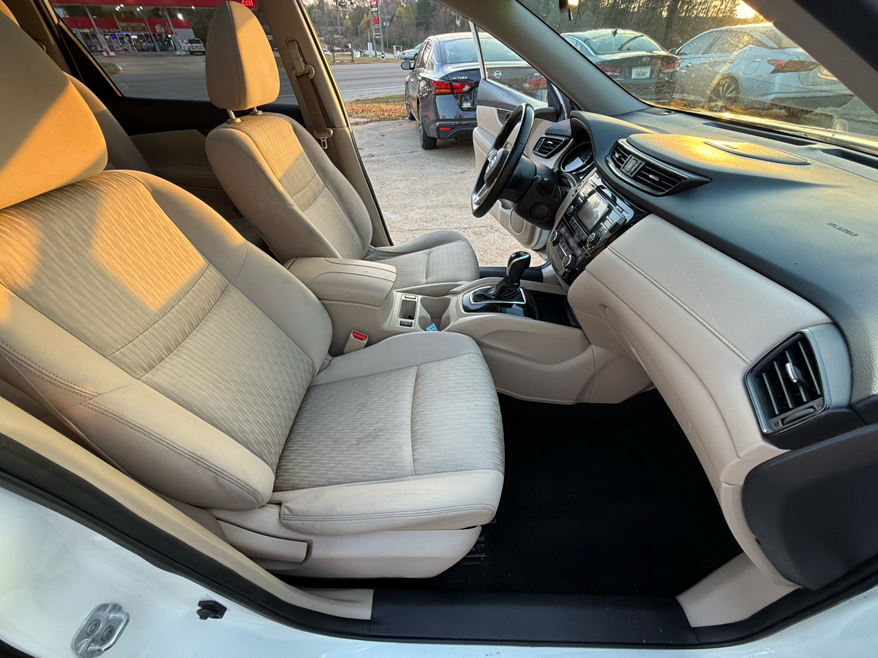 Nissan Rogue FWD SV 2017