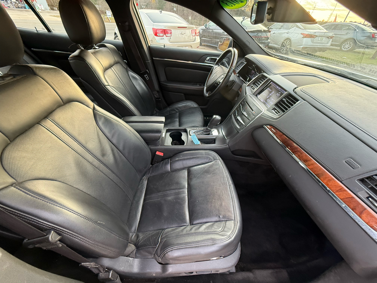 Lincoln MKS 4dr Sdn 3.7L FWD 2013