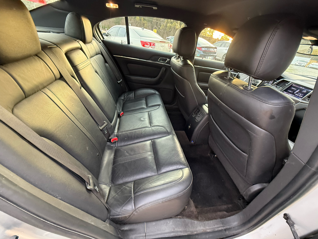 Lincoln MKS 4dr Sdn 3.7L FWD 2013