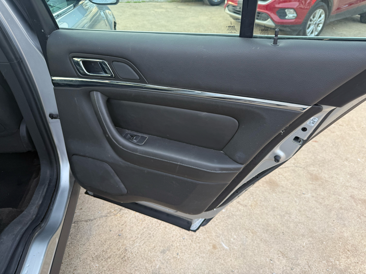 Lincoln MKS 4dr Sdn 3.7L FWD 2013