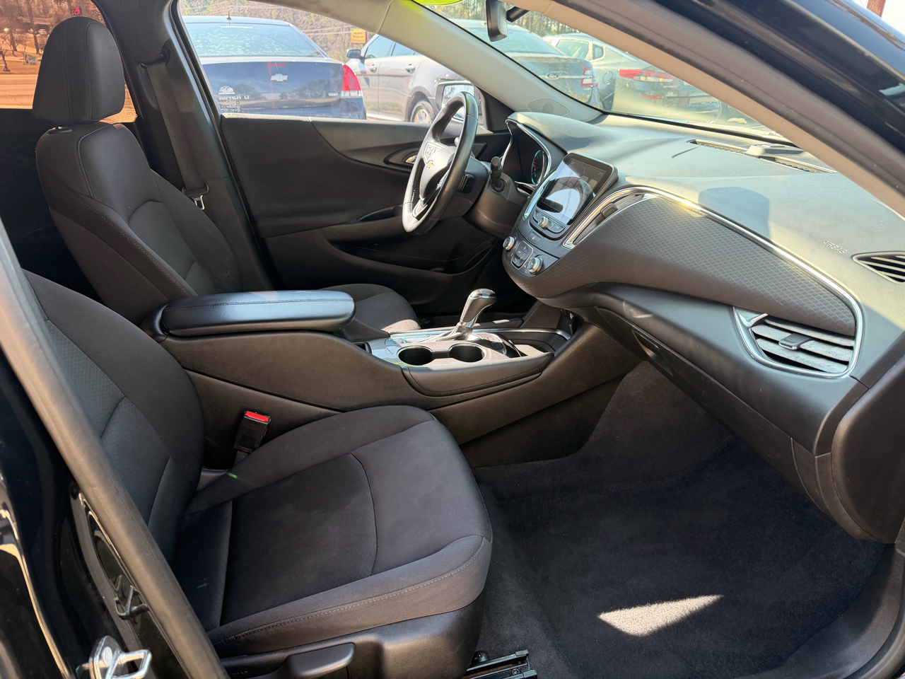 Chevrolet Malibu 4dr Sdn LT w/1LT 2017