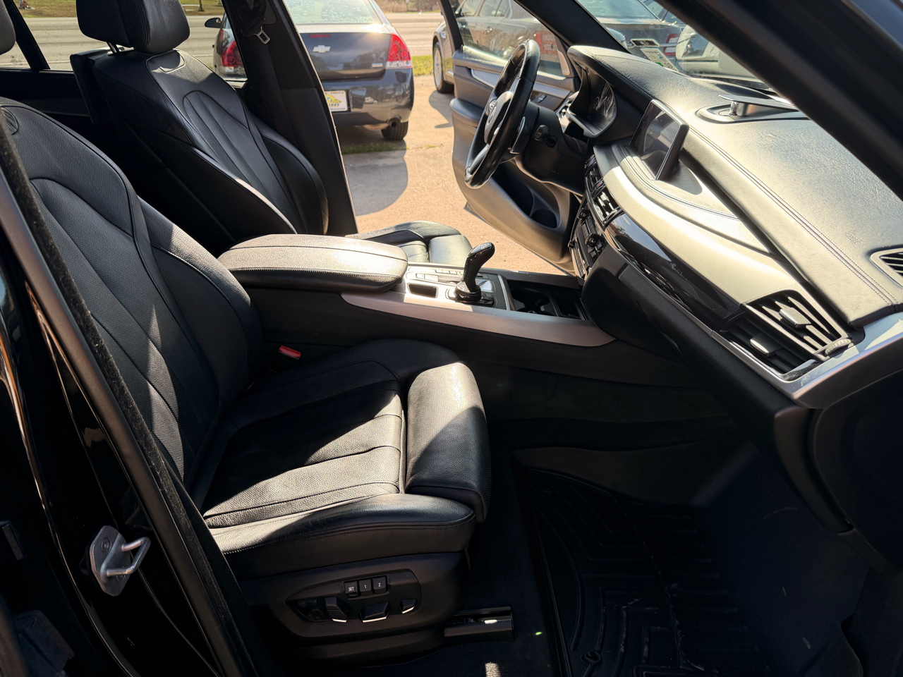 BMW X5 AWD 4dr xDrive50i 2015