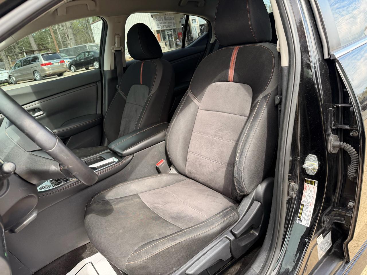 Nissan Sentra SR CVT 2021