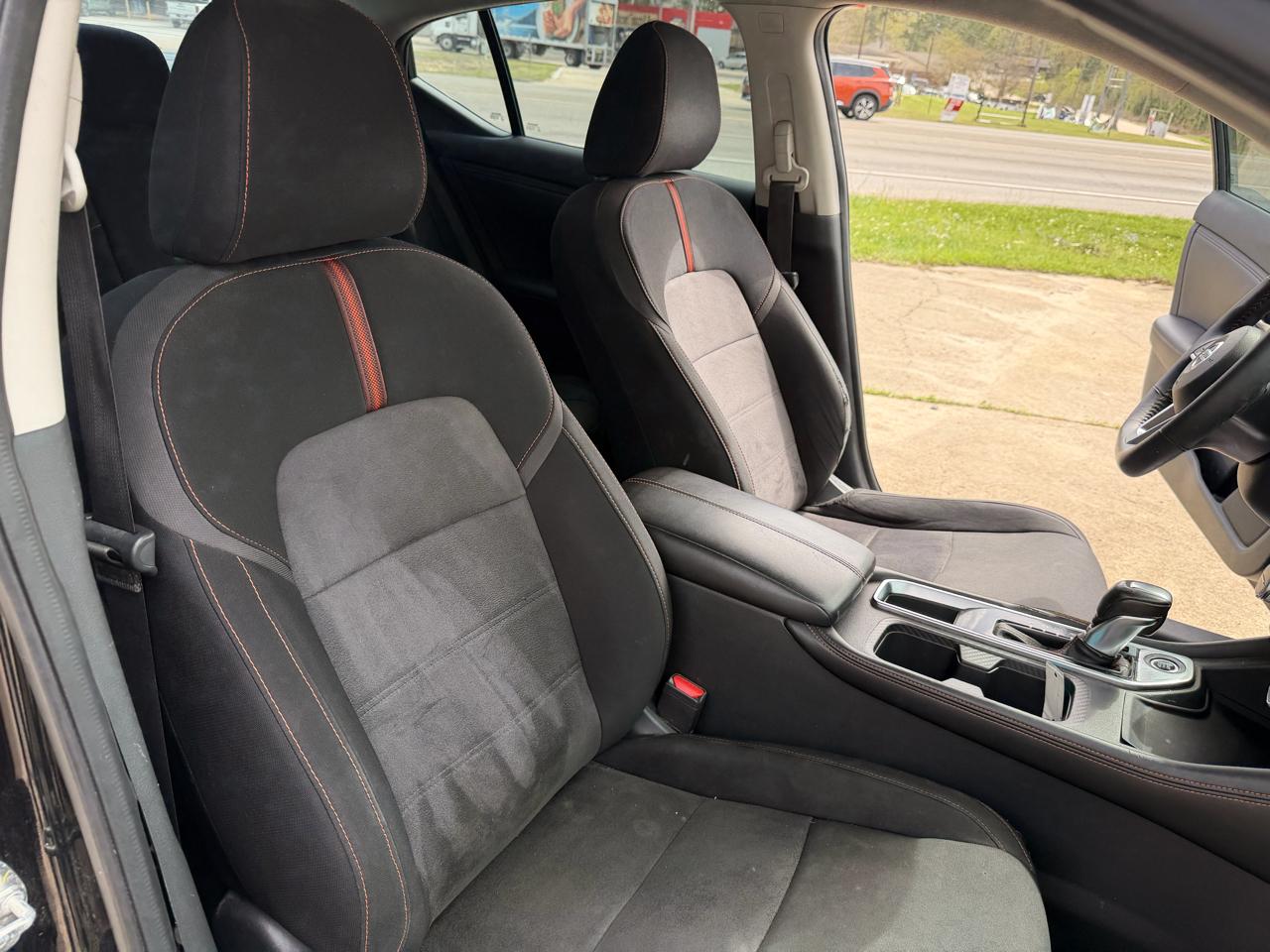 Nissan Sentra SR CVT 2021