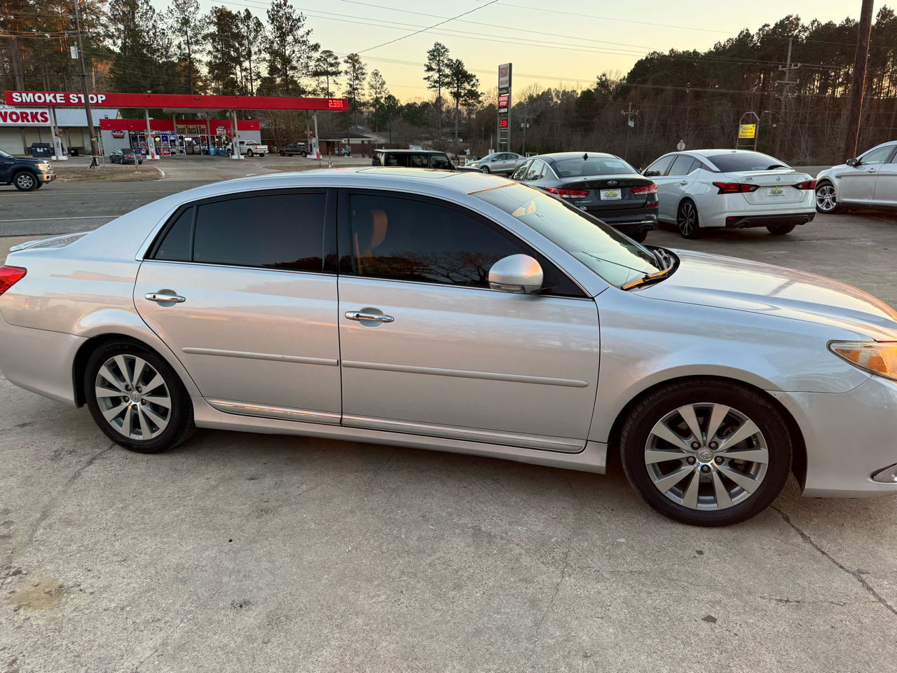 Toyota Avalon Base 2012