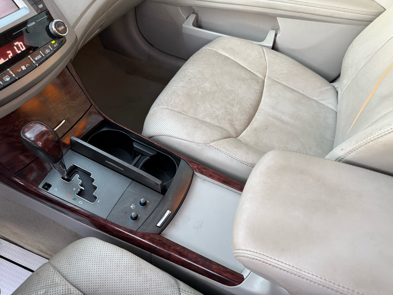 Toyota Avalon Base 2012