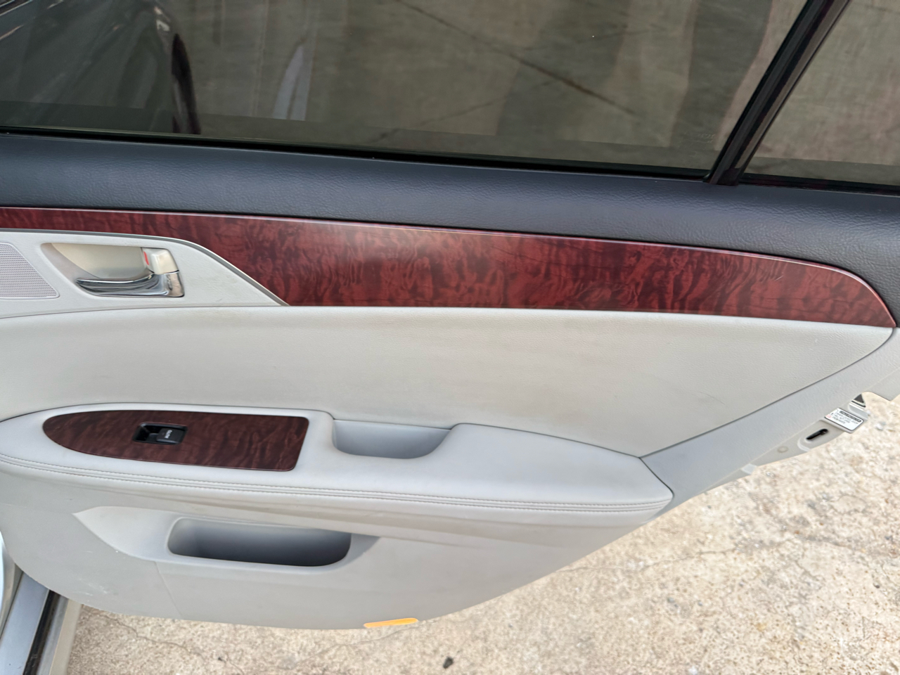 Toyota Avalon Base 2012