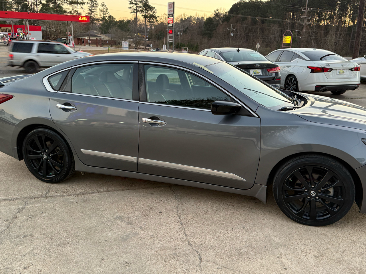 Nissan Altima 2.5 SR Sedan 2017