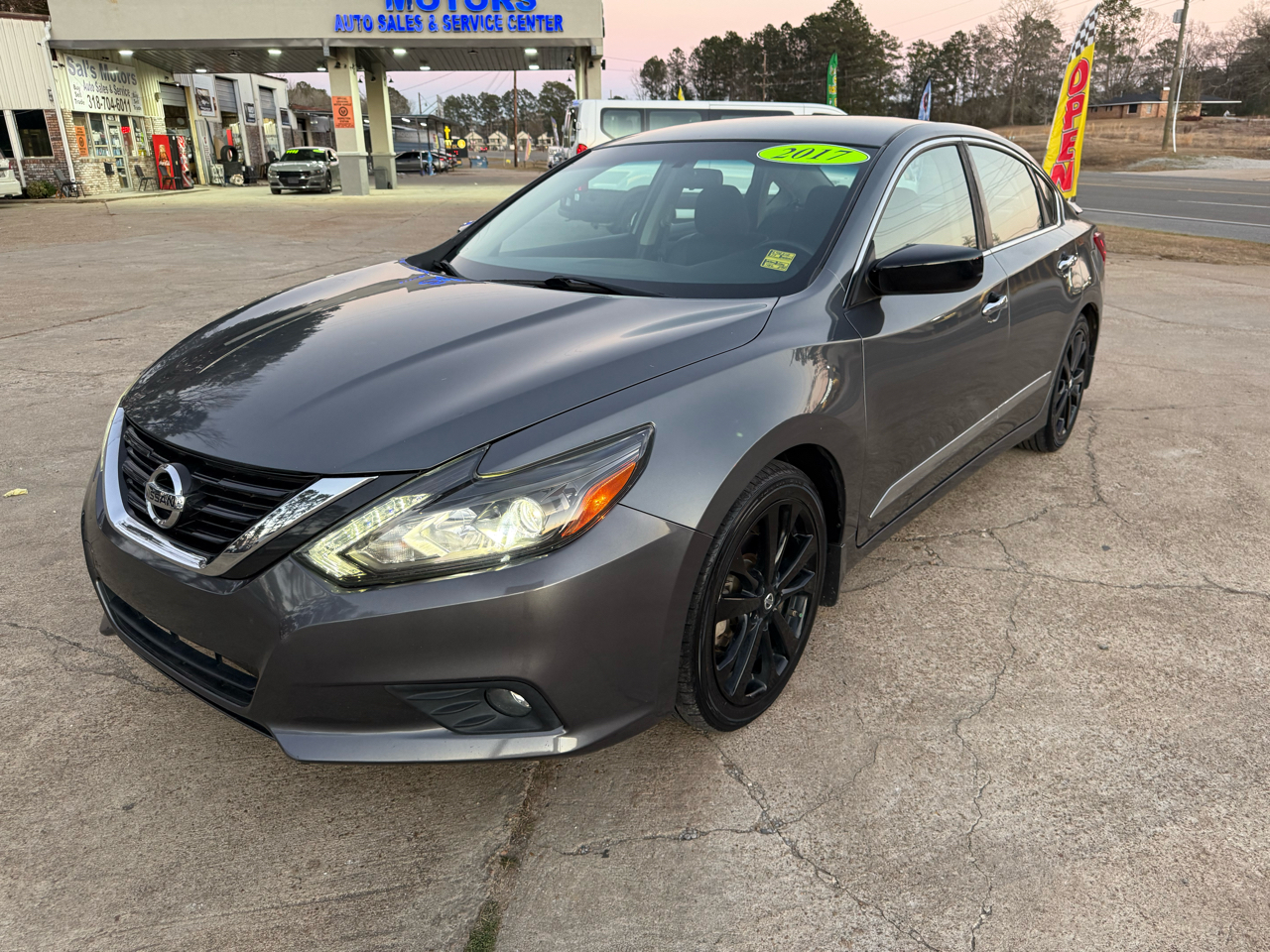 Nissan Altima 2.5 SR Sedan 2017