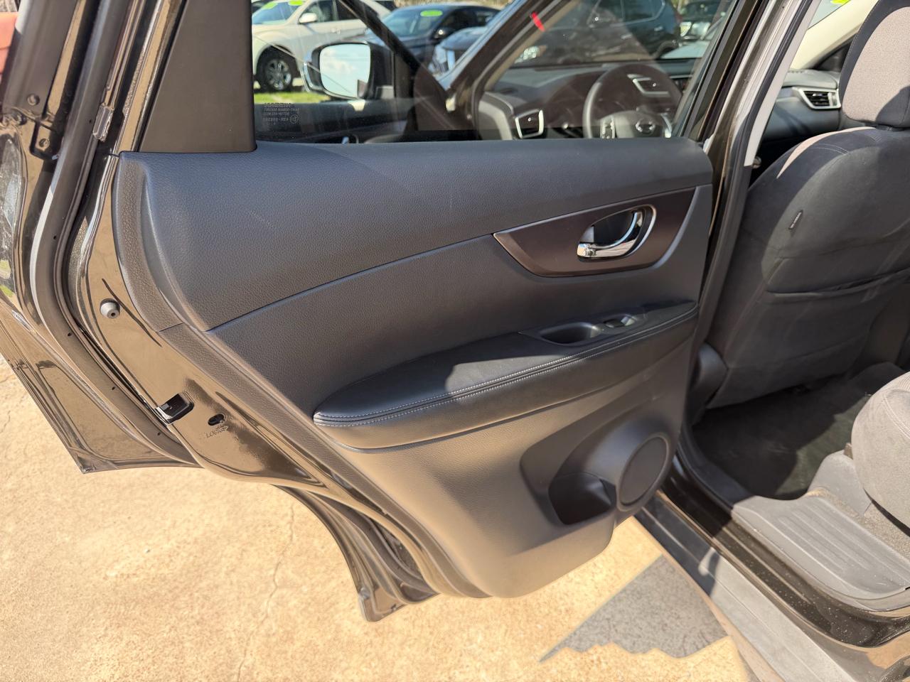 Nissan Rogue AWD 4dr SV 2015