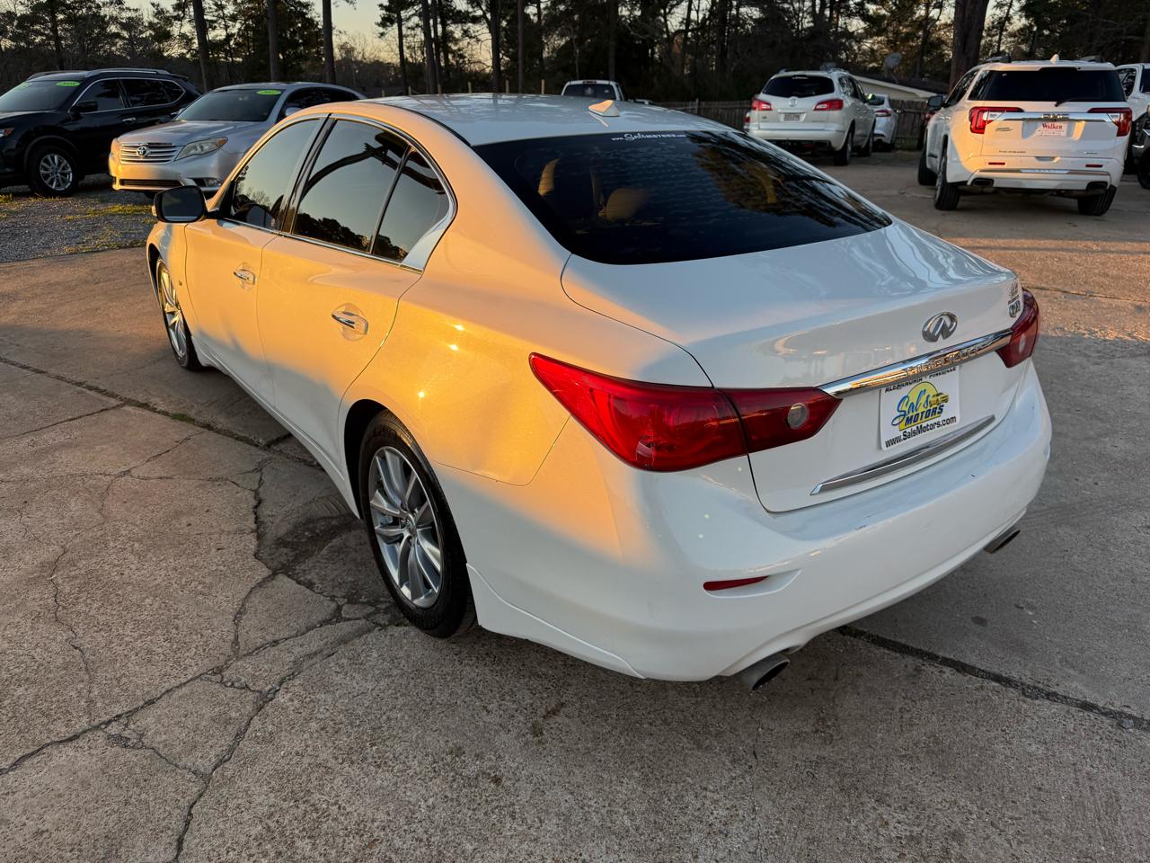 Infiniti Q50 4dr Sdn Premium RWD 2014