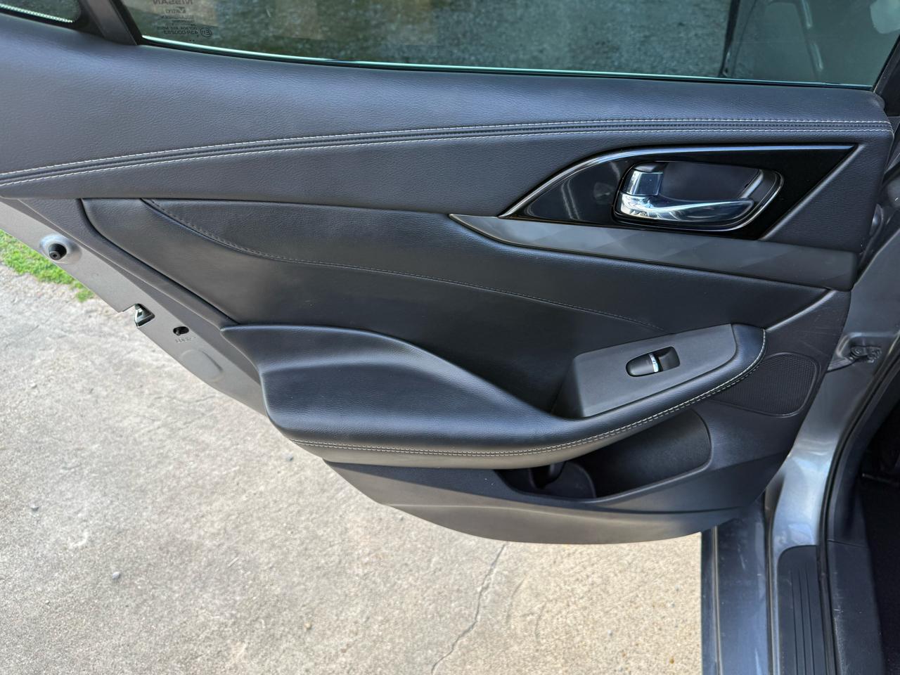 Nissan Maxima SV CVT 2022