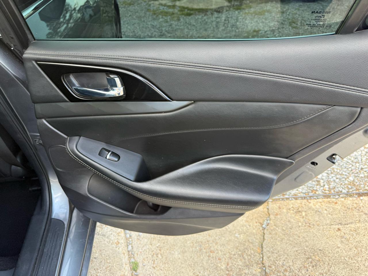 Nissan Maxima SV CVT 2022