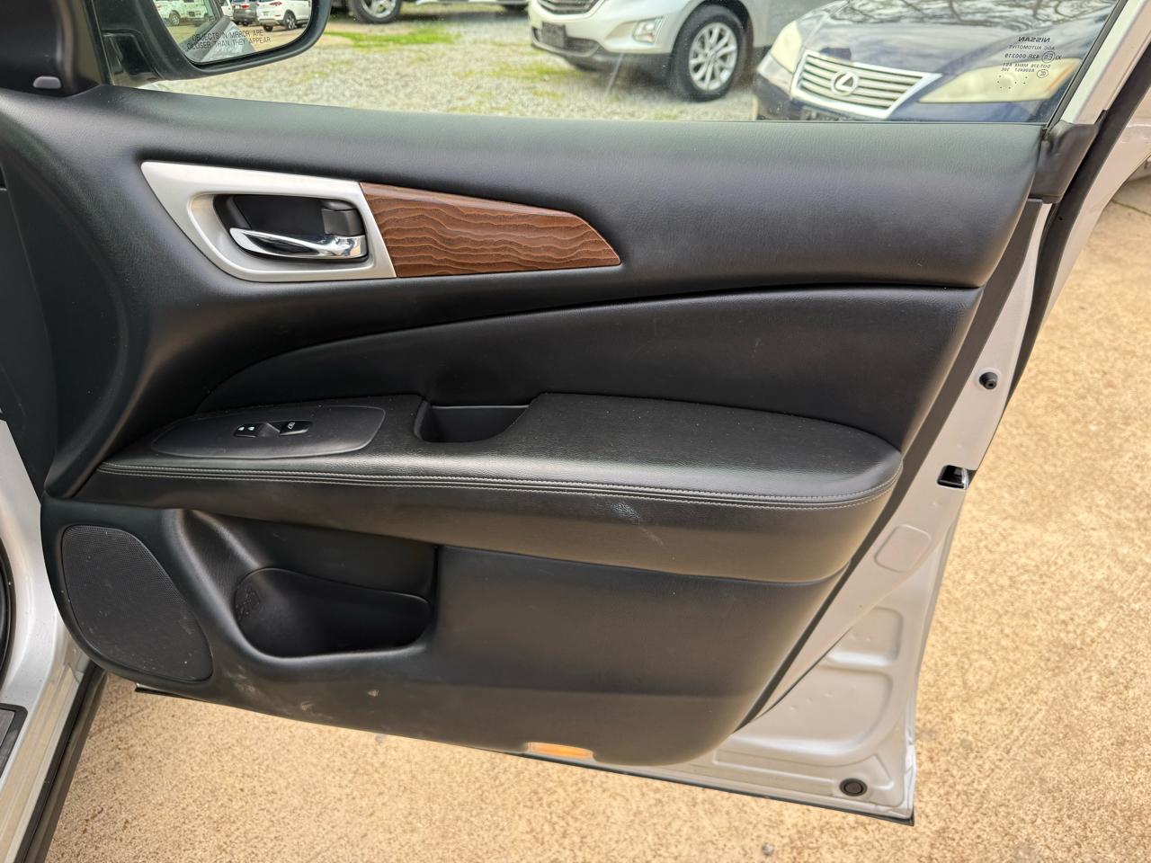 Nissan Pathfinder FWD Platinum 2020