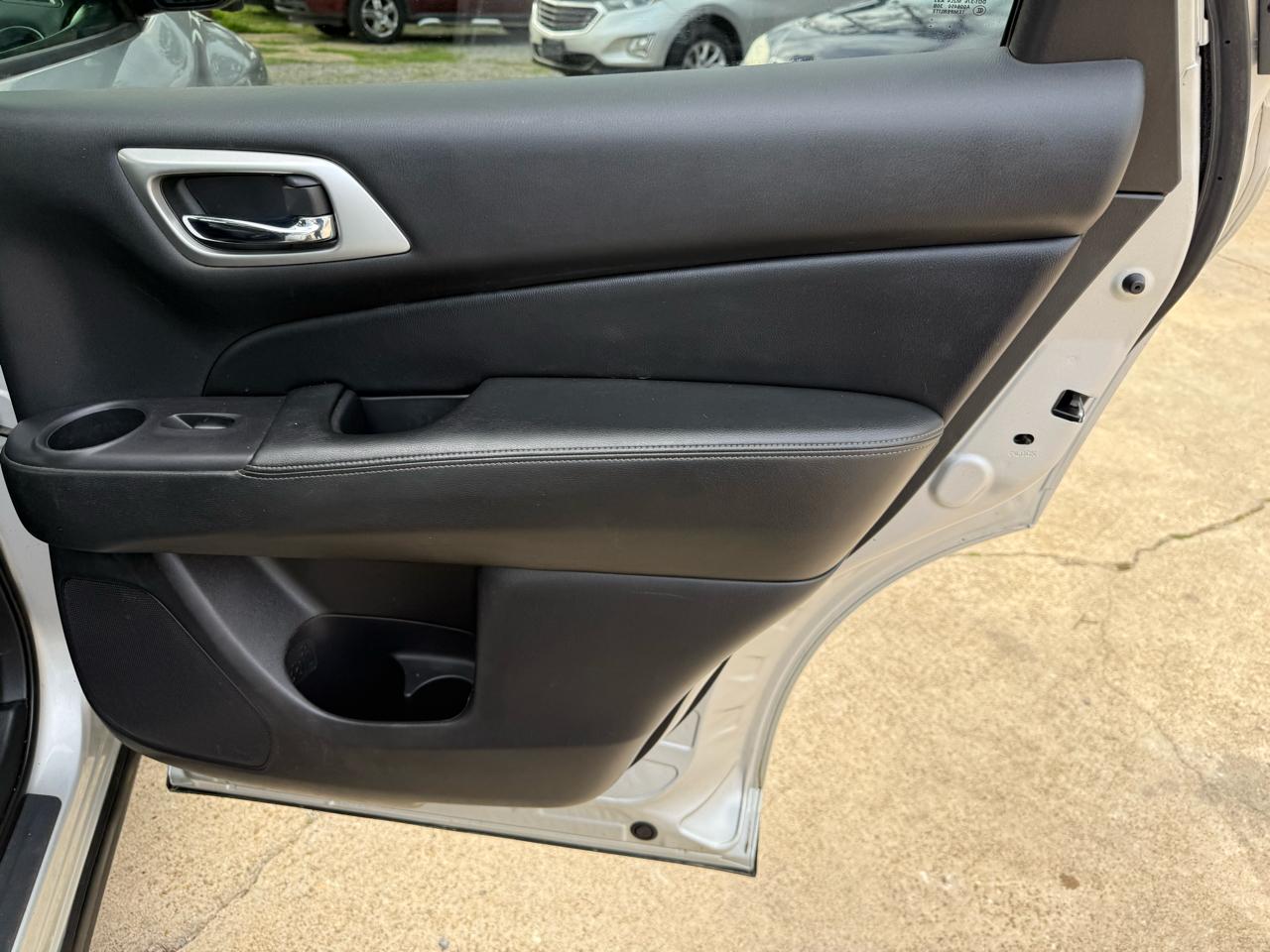 Nissan Pathfinder FWD Platinum 2020