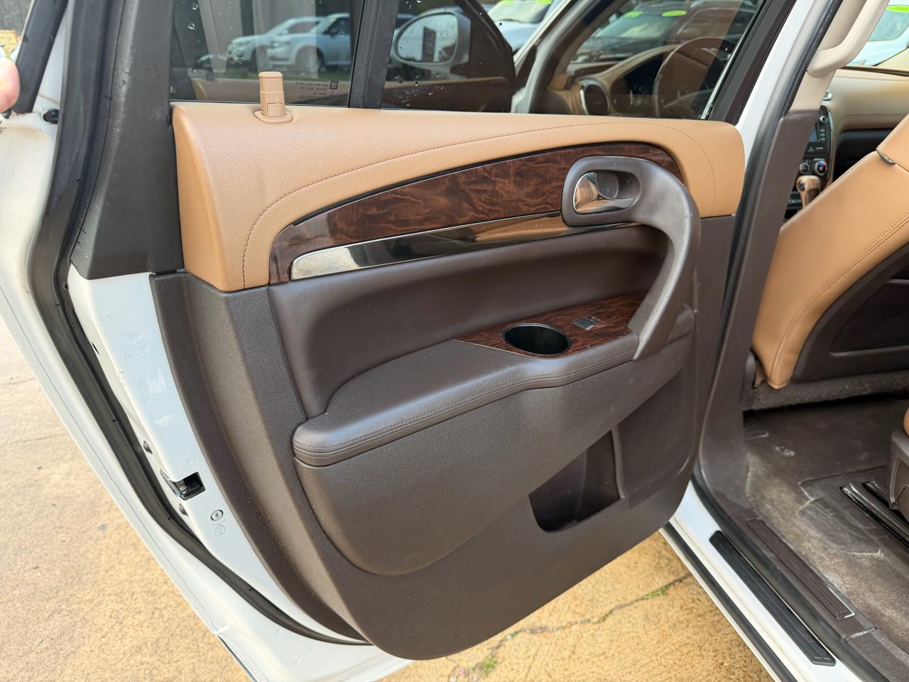 Buick Enclave FWD 4dr Leather 2016