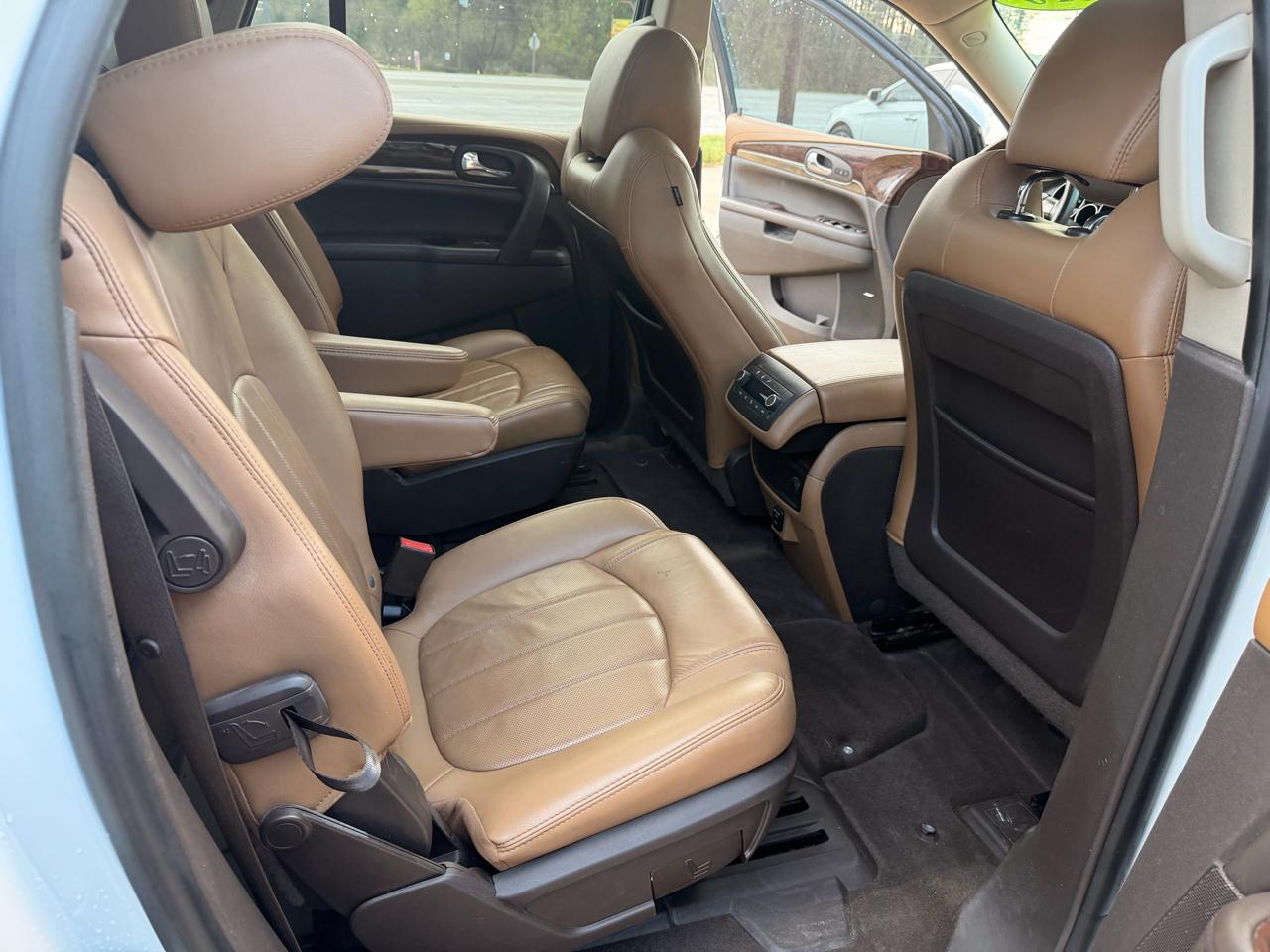 Buick Enclave FWD 4dr Leather 2016