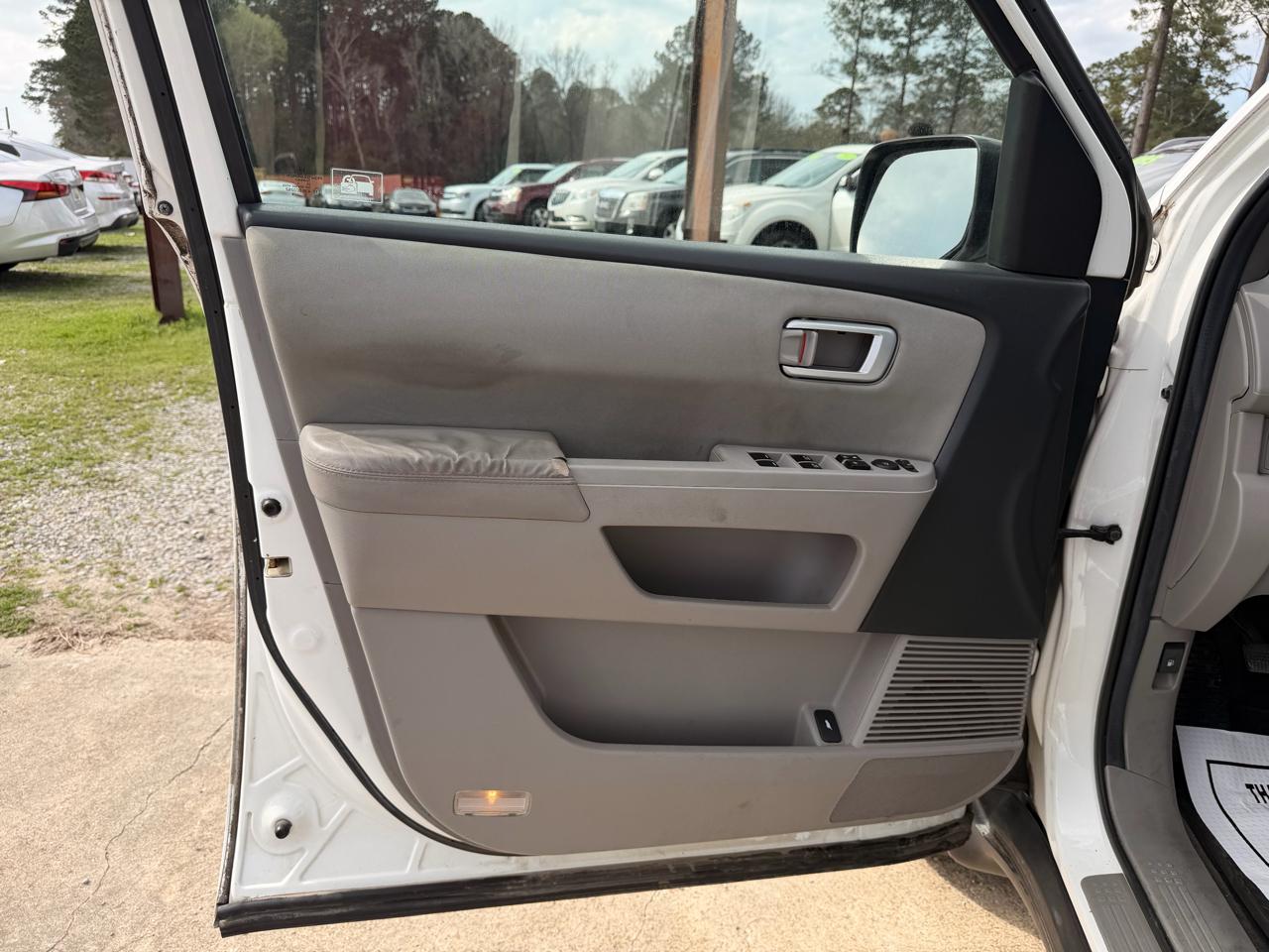 Honda Pilot 2WD 4dr LX 2012