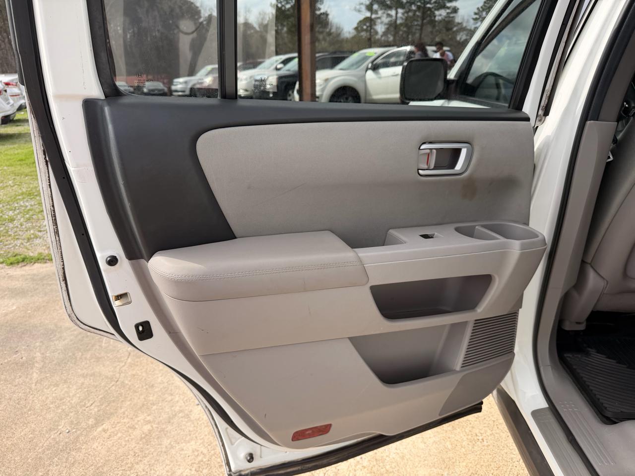 Honda Pilot 2WD 4dr LX 2012