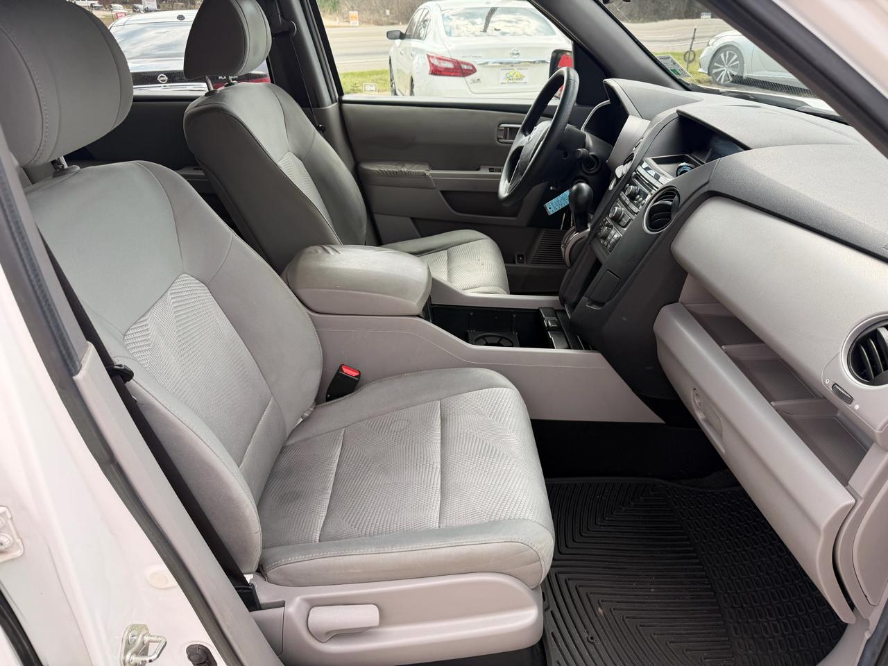 Honda Pilot 2WD 4dr LX 2012