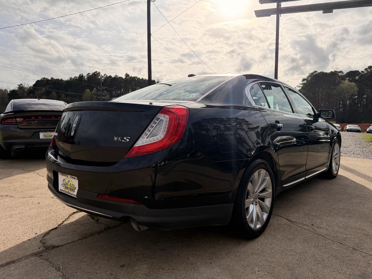 Lincoln MKS 4dr Sdn 3.7L FWD 2013