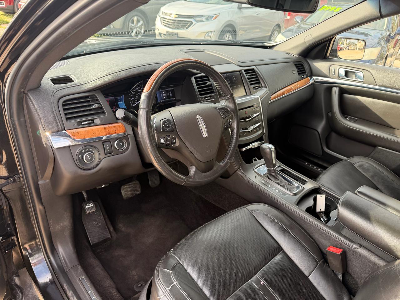 Lincoln MKS 4dr Sdn 3.7L FWD 2013