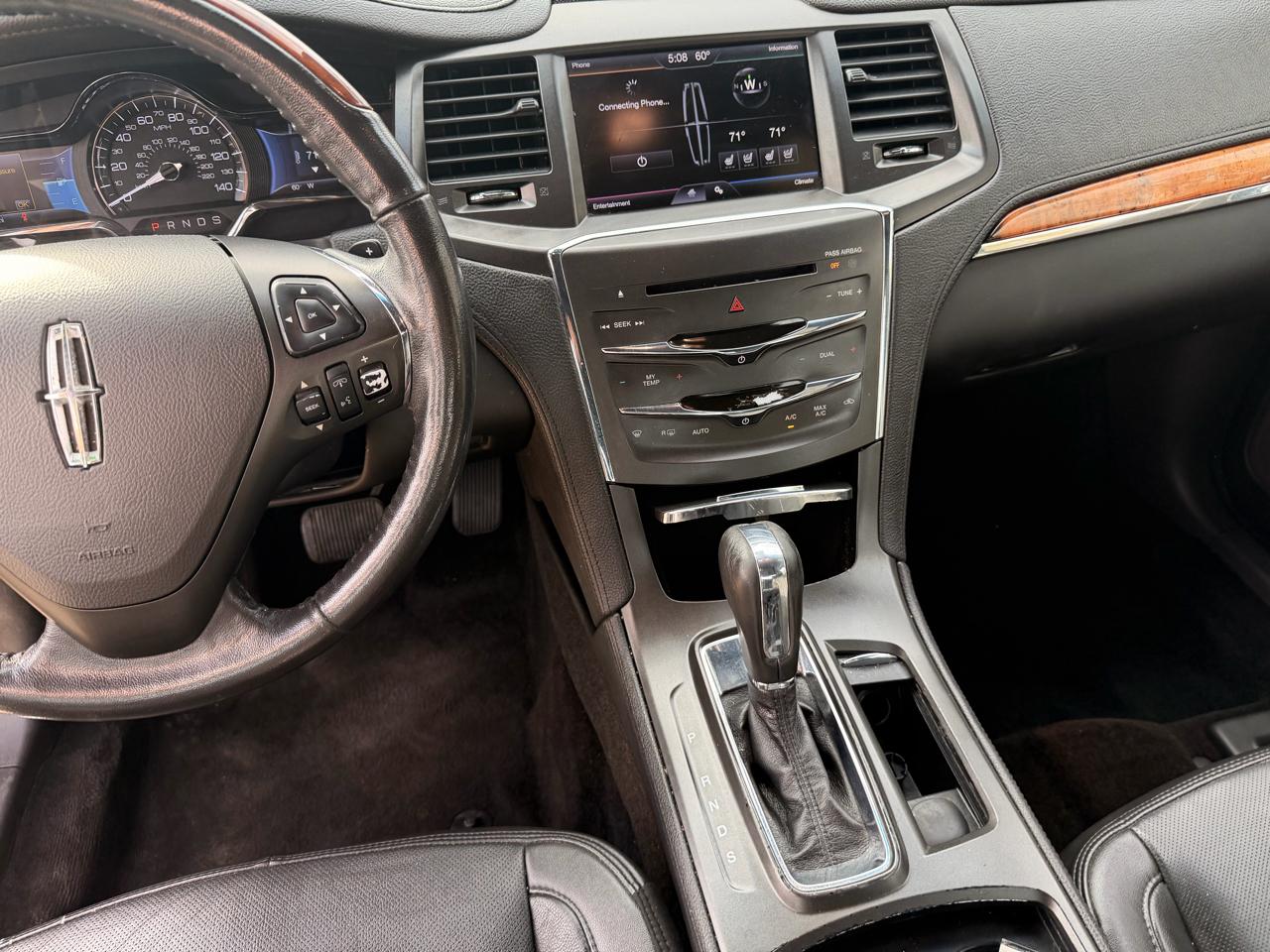 Lincoln MKS 4dr Sdn 3.7L FWD 2013