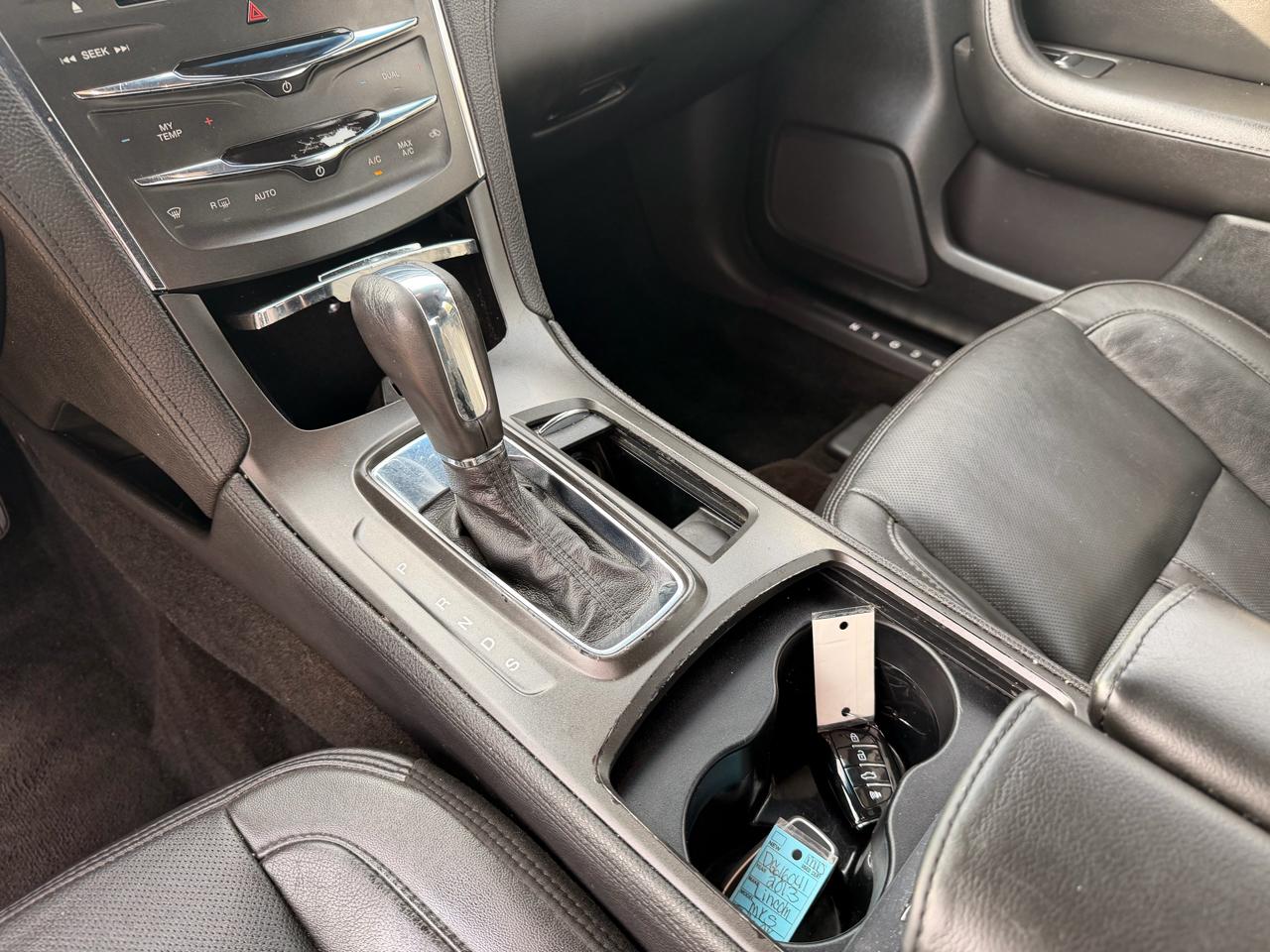 Lincoln MKS 4dr Sdn 3.7L FWD 2013